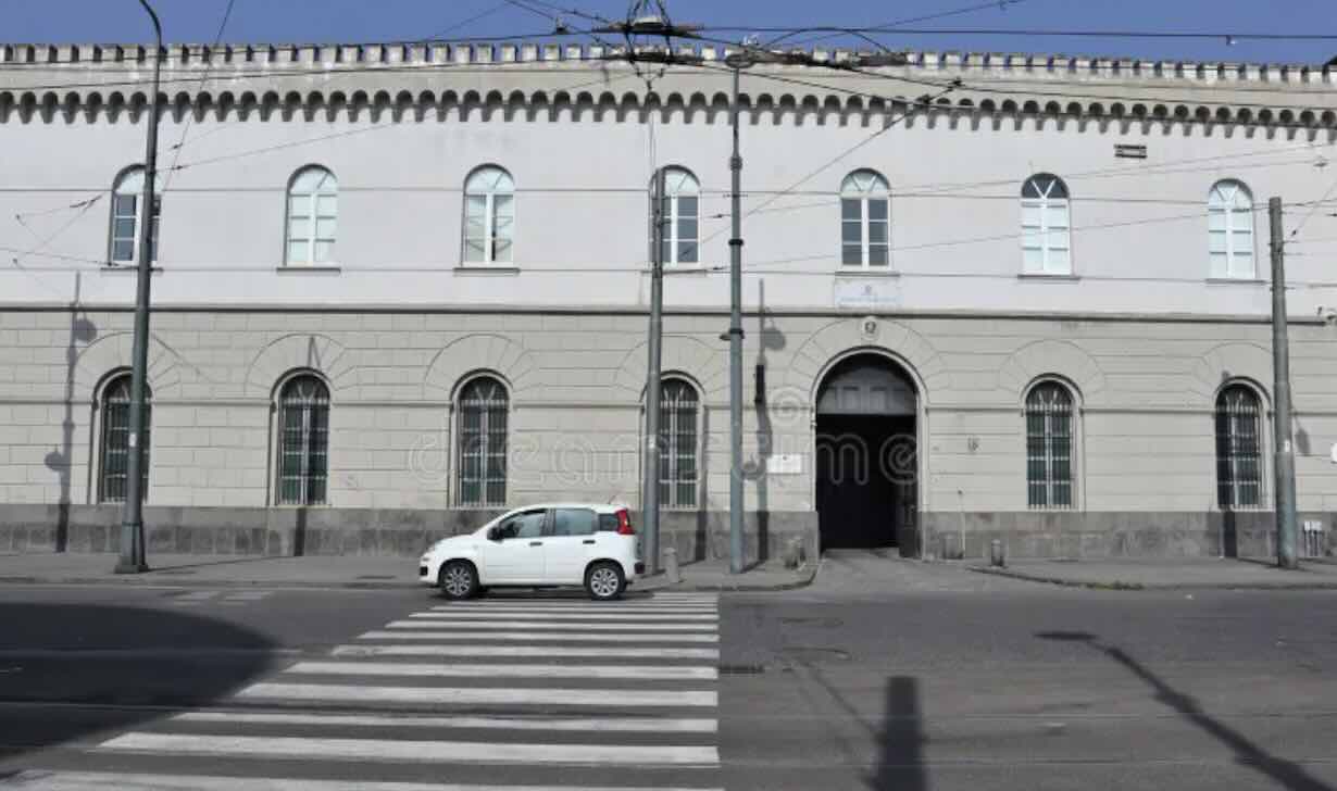 La Caserma carabinieri Borgoloreto a Napoli