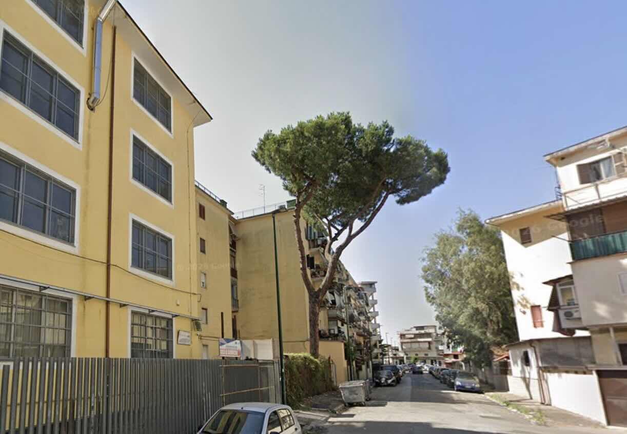 Miano, omicidio in piena notte: un 21enne ucciso davanti al suo domicilio