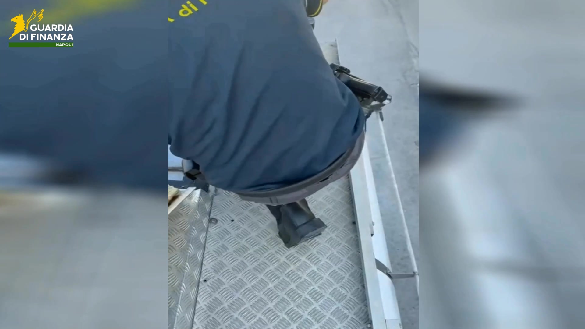 Cocaina nascosta in un’autocisterna: fermato un corriere con 113 chili di stupefacente.