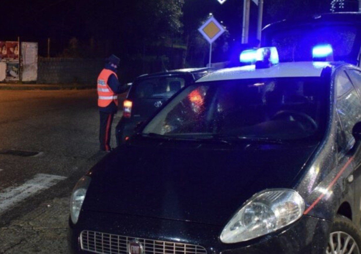 Minorenne fermato con arma e auto rubata: trasferito al carcere minorile di Nisida
