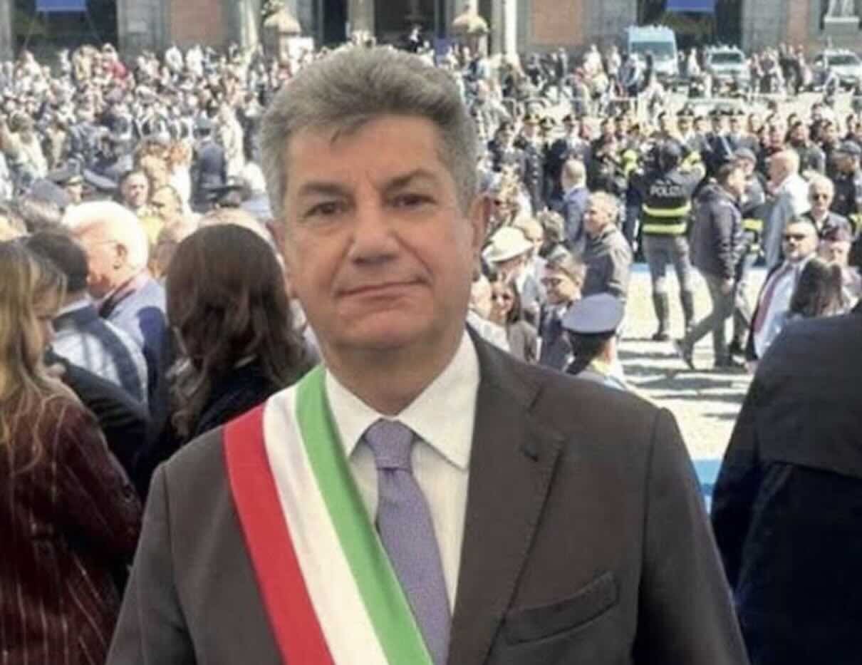 Castellammare sotto il giogo dei clan: la giunta Vicinanza accusata di capitolazione alle cosche