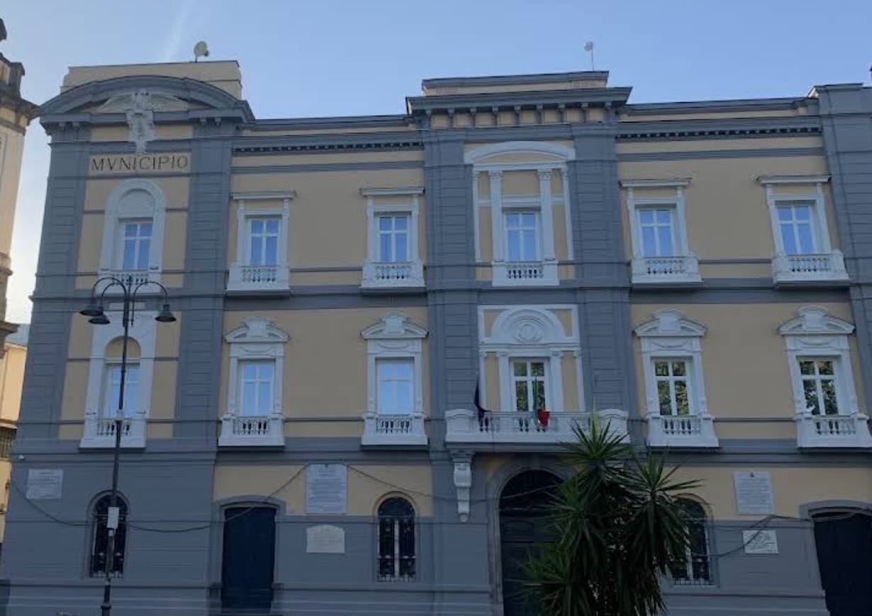 Squadra Gargiulo a Castellammare: dalle verifiche casuali alle scorte del consigliere, ecco il sistema degli appalti d’urgenza