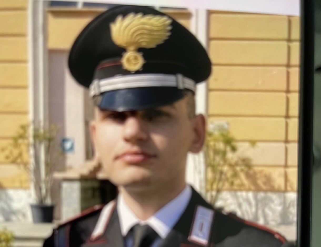 Tragedia in Liguria: indagini della Procura militare sul suicidio di un carabiniere di Caserta