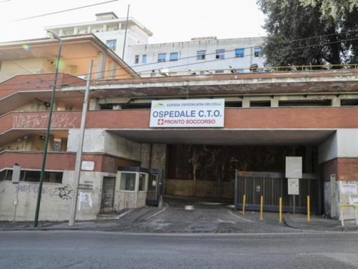 Napoli, accoltellato un 14enne: condizioni ora stabili dopo l’aggressione notturna