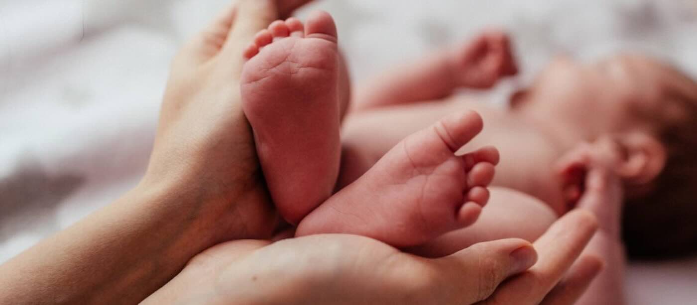 Maxi risarcimento per un bimbo con paralisi cerebrale a Napoli: accordo milionario per la famiglia senza ricorso al tribunale
