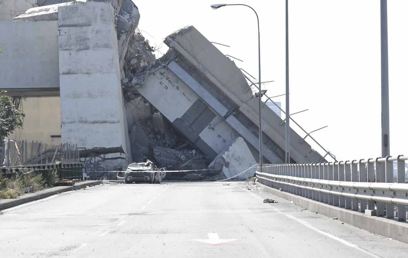 Ponte Morandi, condanna a 12 anni per Castellucci: sanzioni anche per ex dirigenti di Aspi e Spea