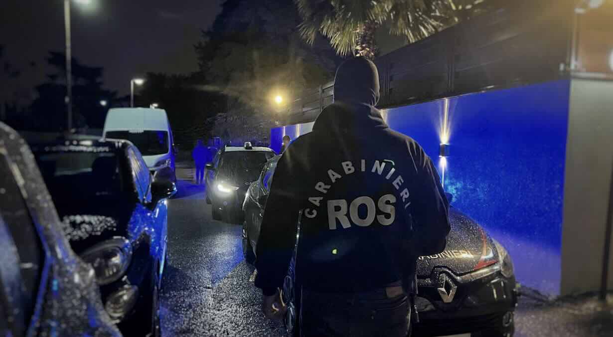 Salerno, divieto di espatrio per un 25enne sospettato di legami con organizzazioni terroristiche