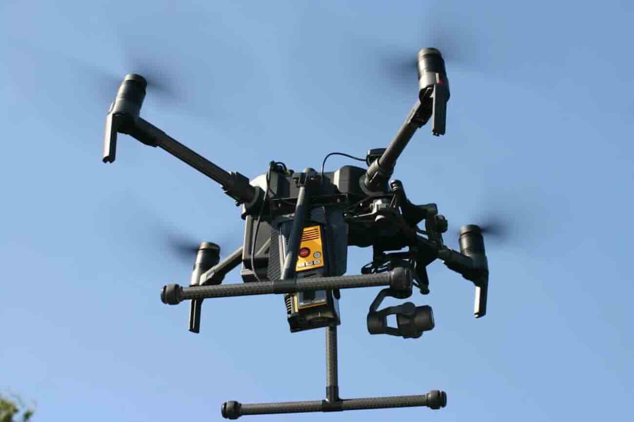 Secondigliano, traffico di droga in carcere: sequestrato un chilo di hashish recapitato da un drone