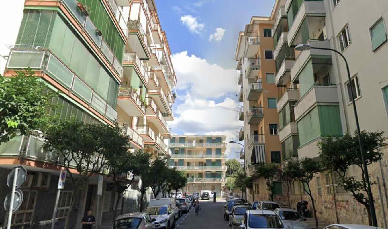 Tragedia a Portici: scoperti in un appartamento i corpi di un’anziana e del nipote
