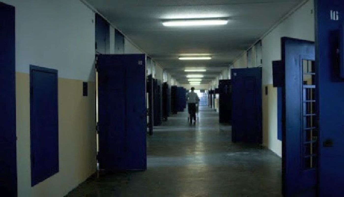Forcella, uscita dal carcere per Salvatore Ferraiuolo: il camorrista torna libero dopo una riduzione di pena.