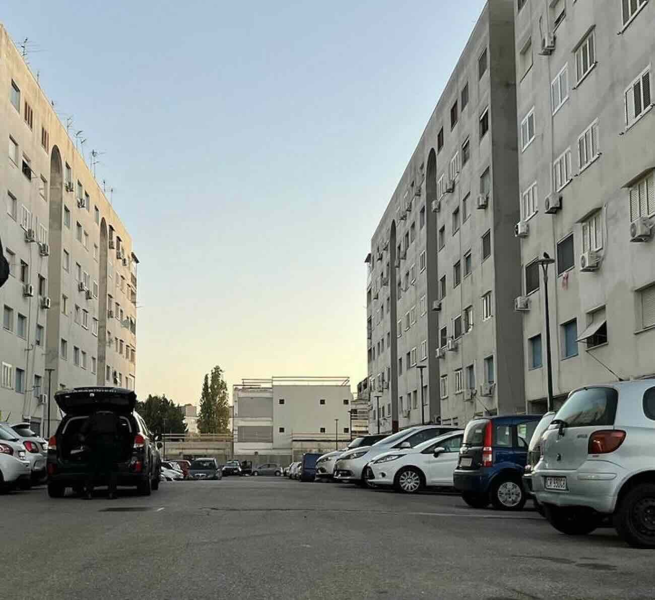 Aggressione armata tra minori a Ponticelli: un 12enne accoltellato, l’autore non è imputabile per legge