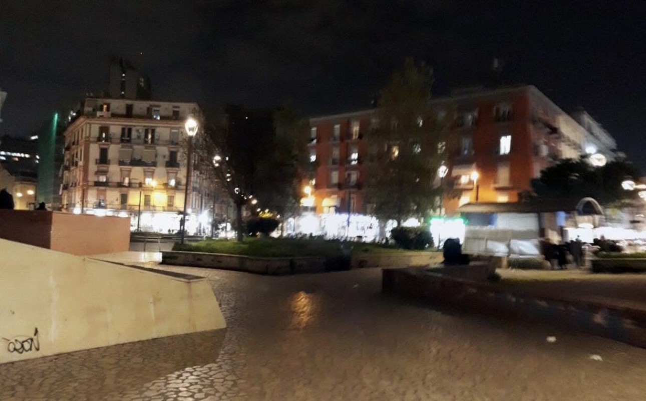 Turista aggredita a Napoli, fermato un uomo per vendita di droga e violenza