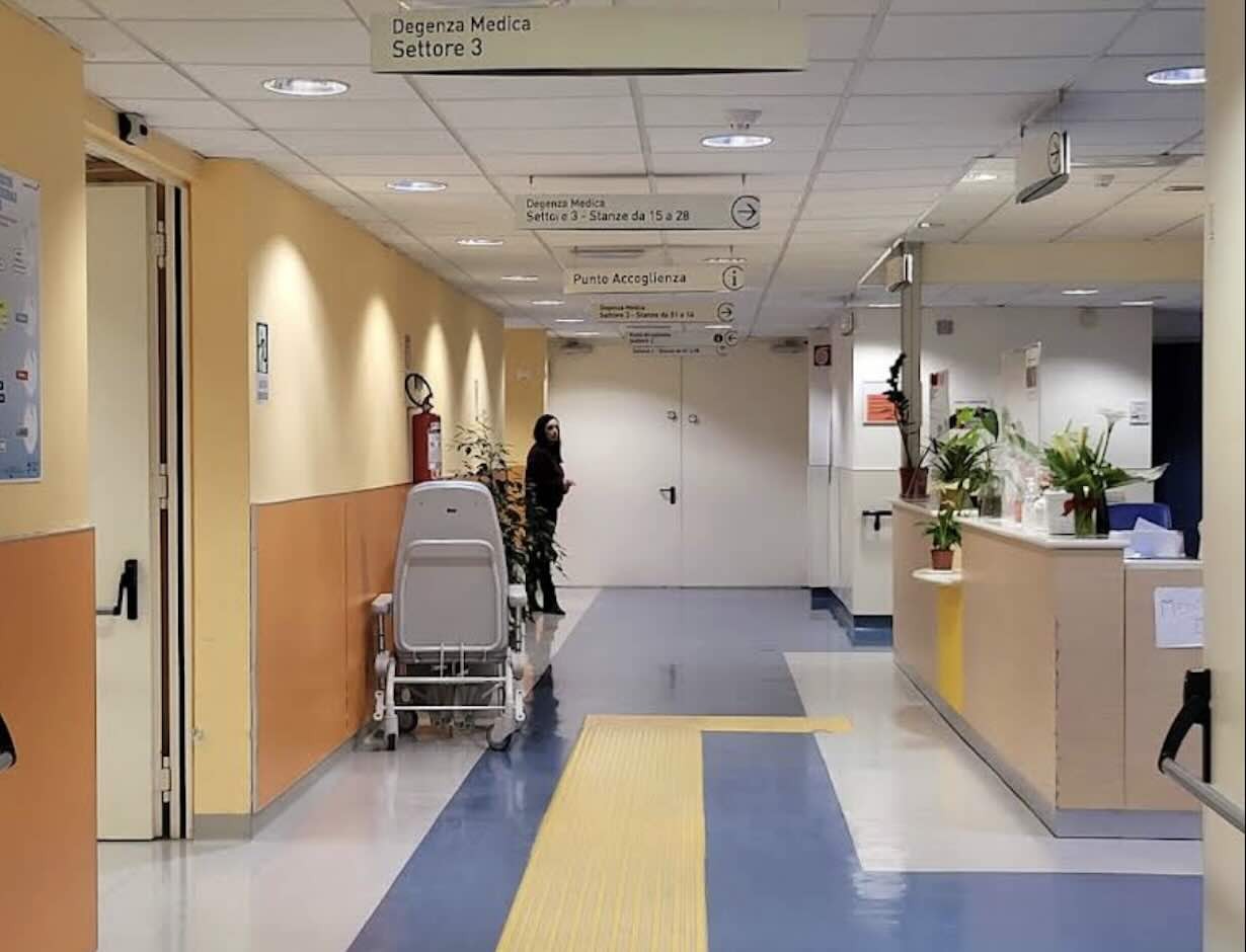Fuga in ospedale: detenuto ferito da colpi d’arma da fuoco durante tentativo di evasione, indagato un agente penitenziario di Airola