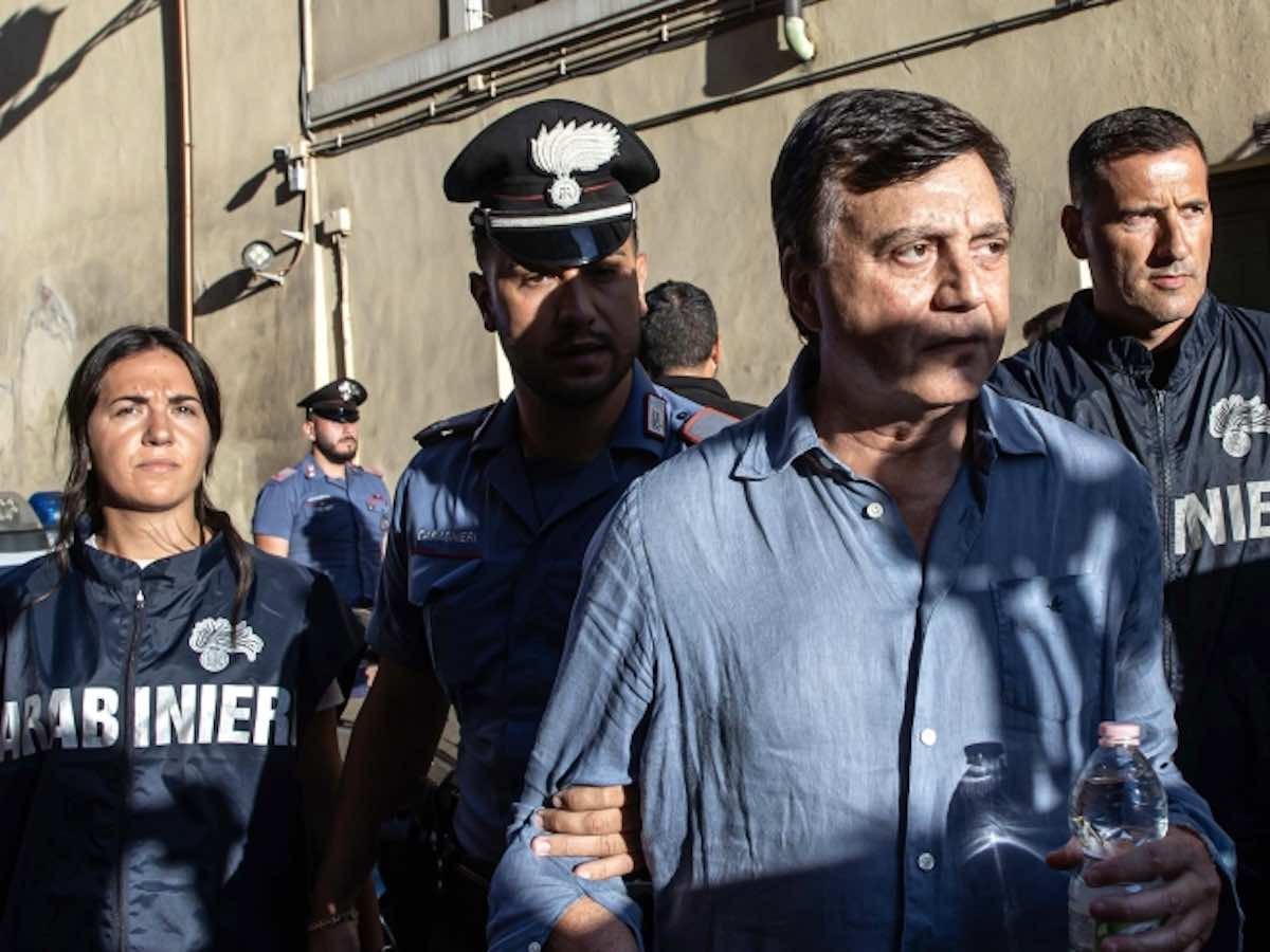 Lavitola in carcere: lettere di rammarico e un attacco a Berlusconi, mentre si prepara all’udienza per l’attentato a Ranucci