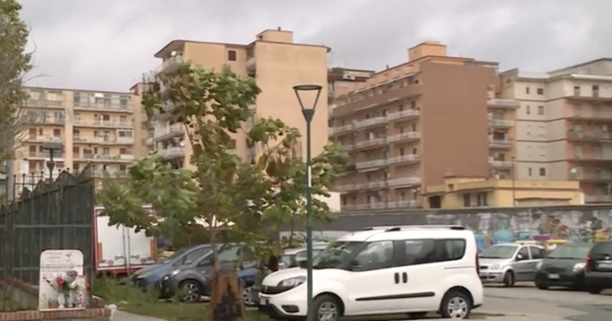 Pianura, quattro raid notturni tra clan alimentano la faida: operaio ferito da colpo vagante in via Arnaldi