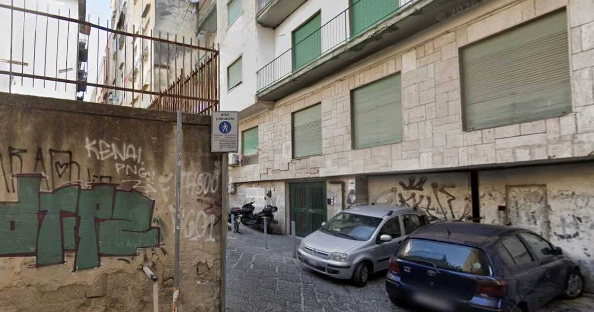 Forcella, notte di spari: sette colpi in vicoletto Zuroli a Napoli