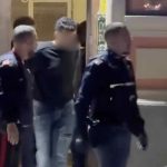 Napoli, escort aggredita da un cliente: salvata dalle urla dal balcone e dall’intervento della folla Napoli, escort aggredita da un cliente: salvata dalle urla dal balcone e dall’intervento della folla