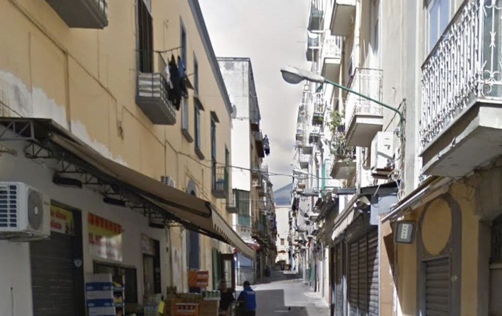 Torre del Greco, sparatoria in via Falanga: indagini su movente legato alla criminalità locale