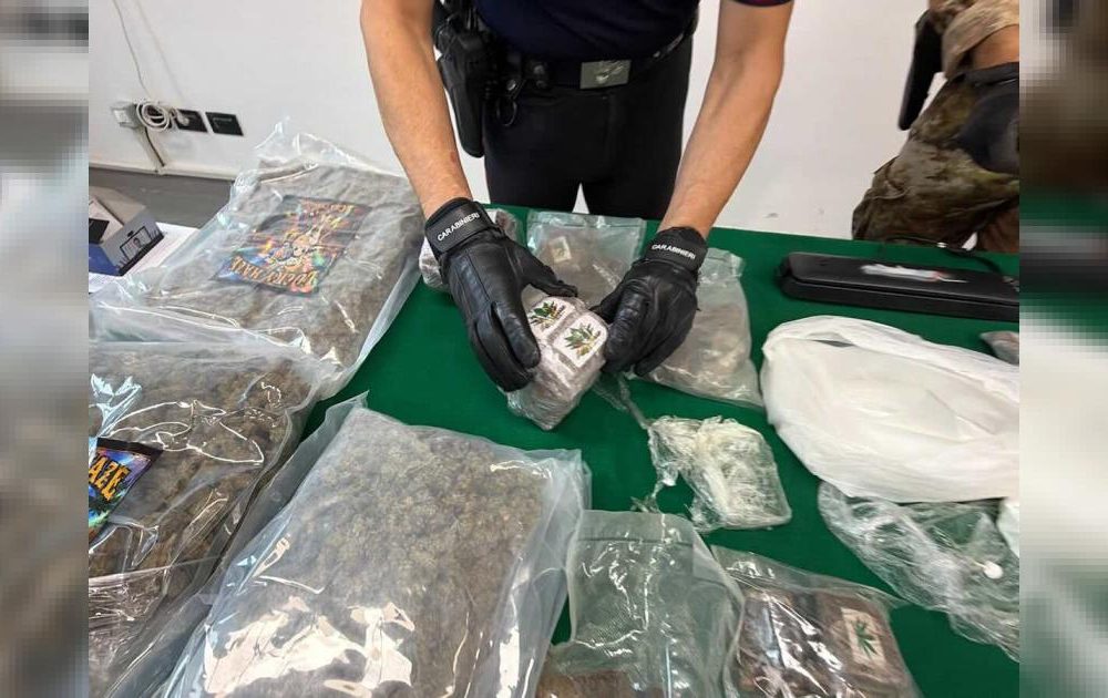 Pompei: 9,3 kg di droga in casa e arresto di Adolfo Massa, 67 anni, nell’operazione Continuum Bellum IV